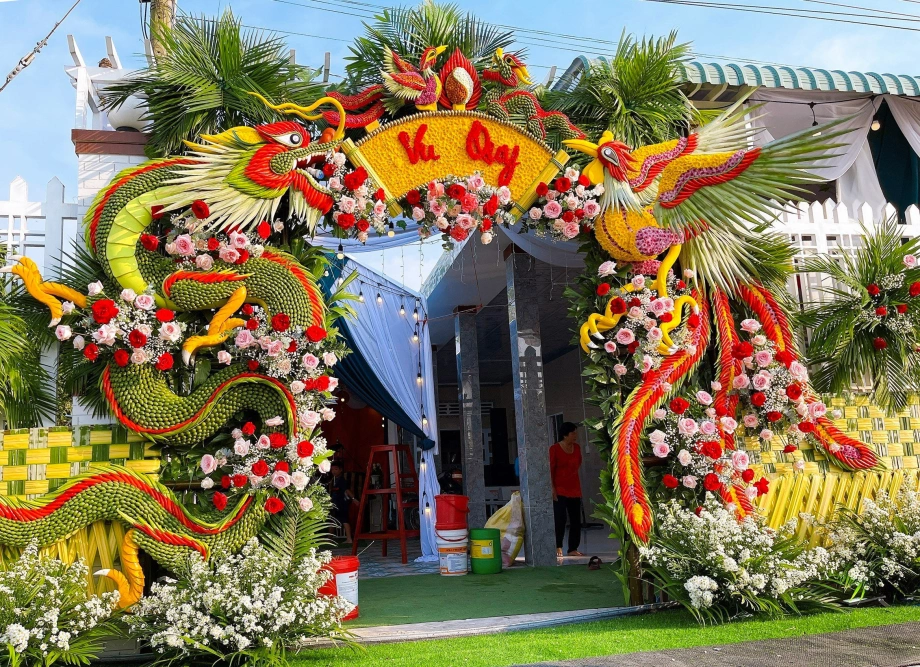 Cổng cưới rồng phượng - Mẫu trái cây và phong cách hiện đại