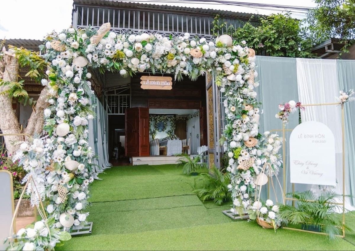 Cổng hoa cưới hỏi - Cổng hoa cưới hỏi là gì và vì sao quan trọng?